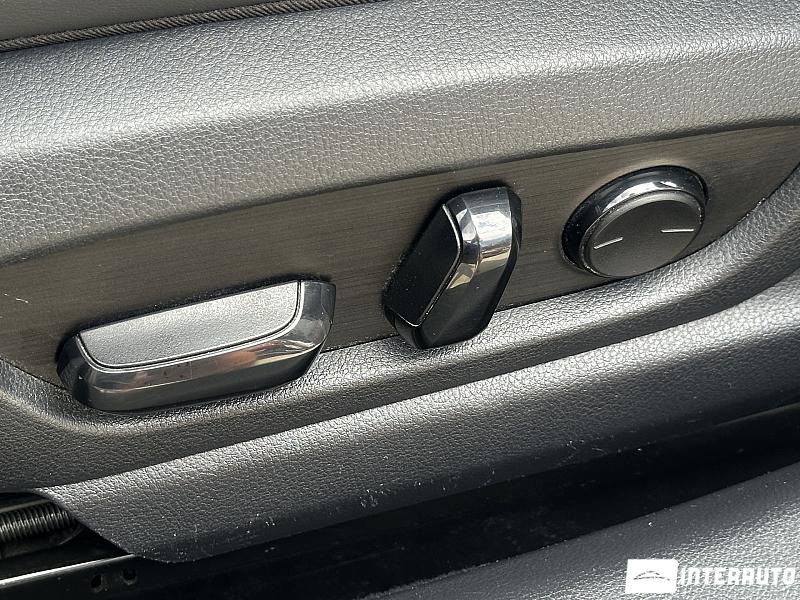 Lexus ES 300h 18 lexus es 300h 2019