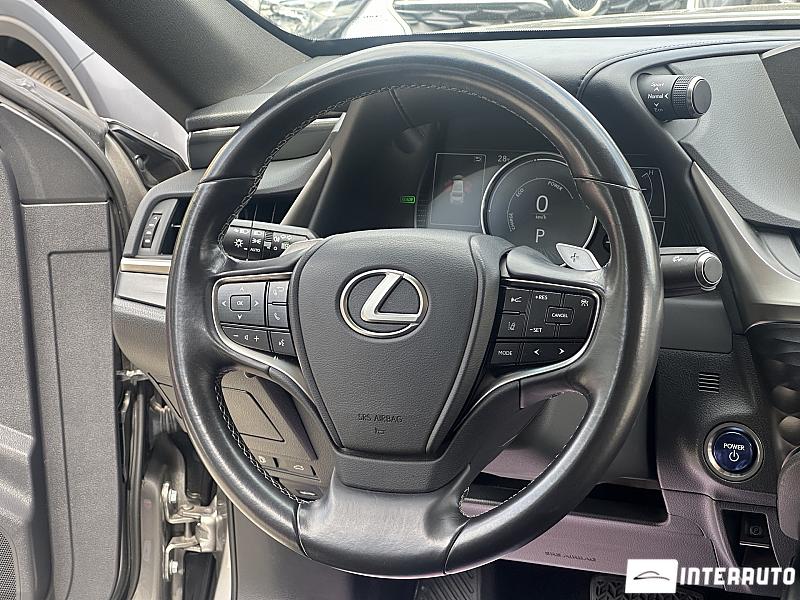 Lexus ES 300h 7 lexus es 300h 2019