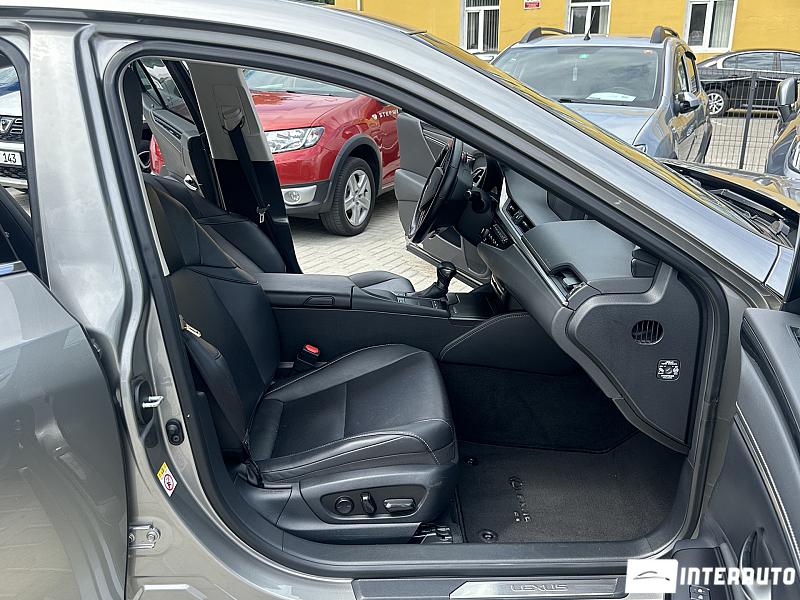 Lexus ES 300h 17 lexus es 300h 2019