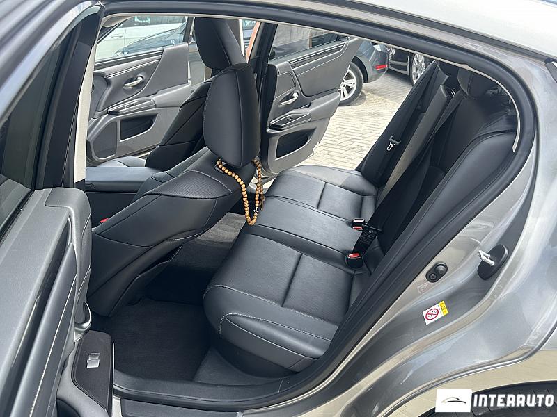 Lexus ES 300h 15 lexus es 300h 2019