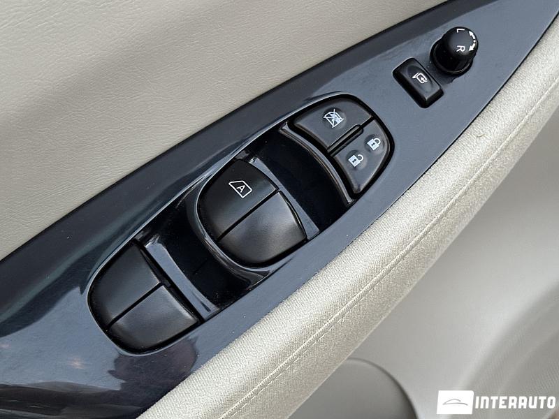 Nissan Leaf 19 nissan leaf 2011