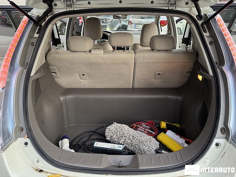 Nissan Leaf 20 nissan leaf 2011