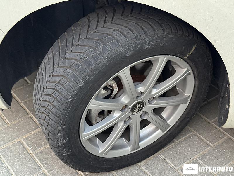 Nissan Leaf 17 nissan leaf 2011