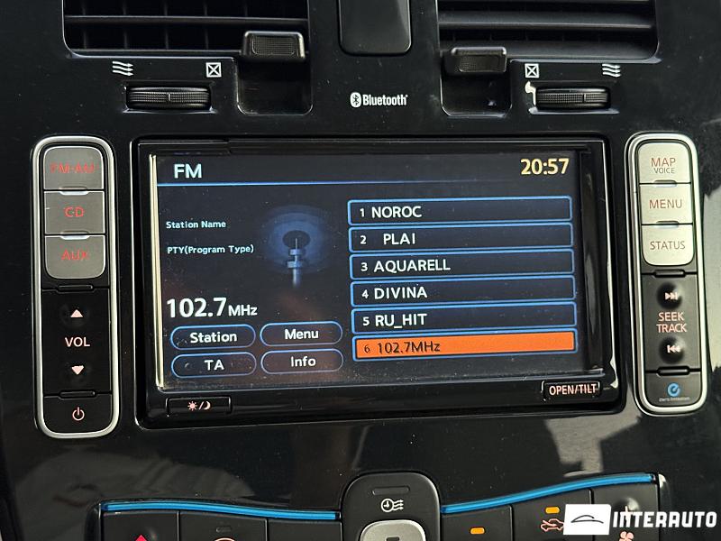 Nissan Leaf 9 nissan leaf 2011