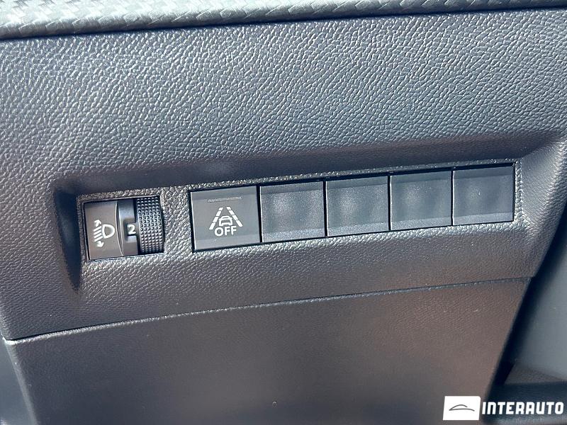 Peugeot 2008 10 peugeot 2008 2021