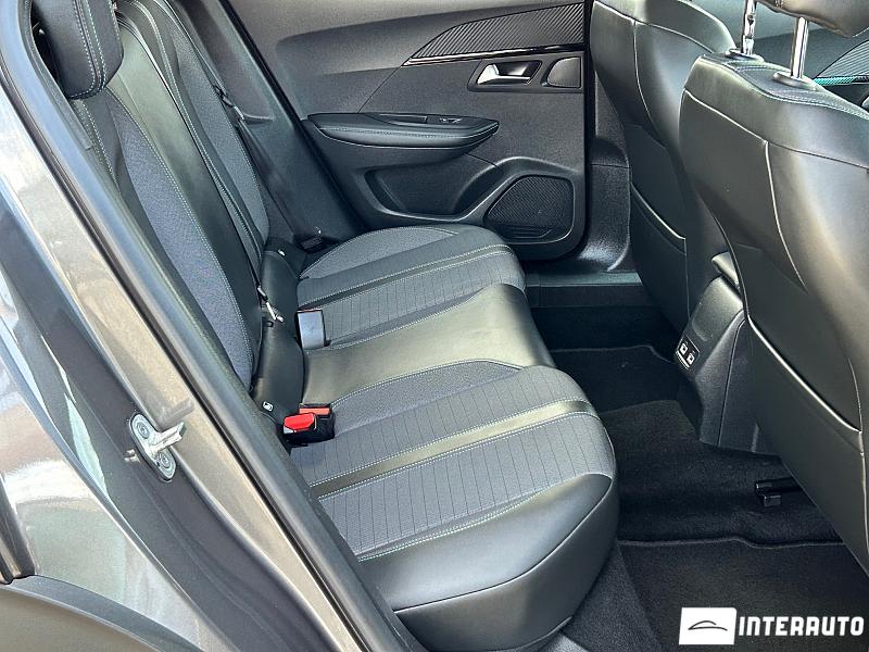 Peugeot 2008 17 peugeot 2008 2021