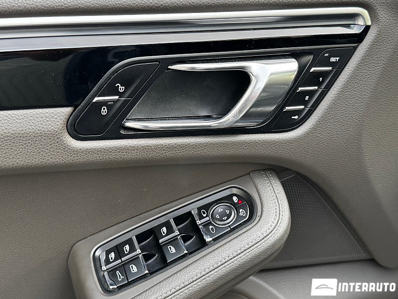 Porsche Macan 19 porsche macan 2018