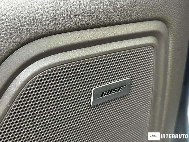 Porsche Macan 17 porsche macan 2018