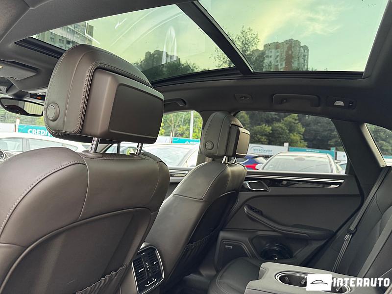 Porsche Macan 9 porsche macan 2018