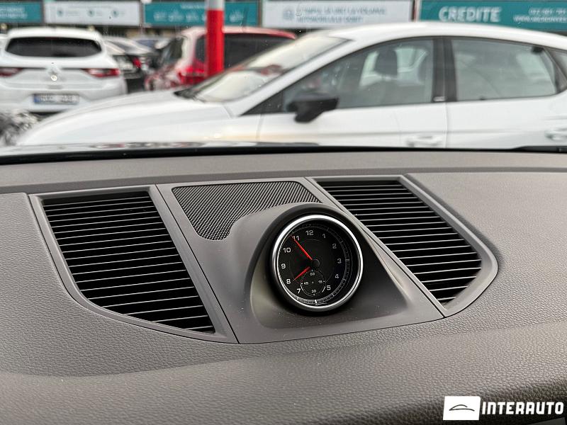 Porsche Macan 15 porsche macan 2018