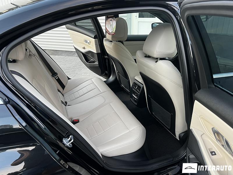 BMW 330 10 bmw 330 2019