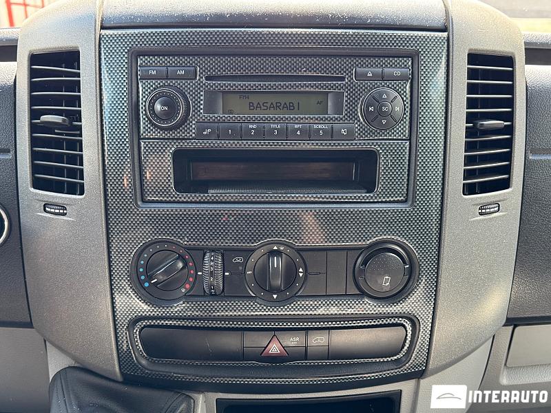 Volkswagen Crafter 8 volkswagen crafter 2013