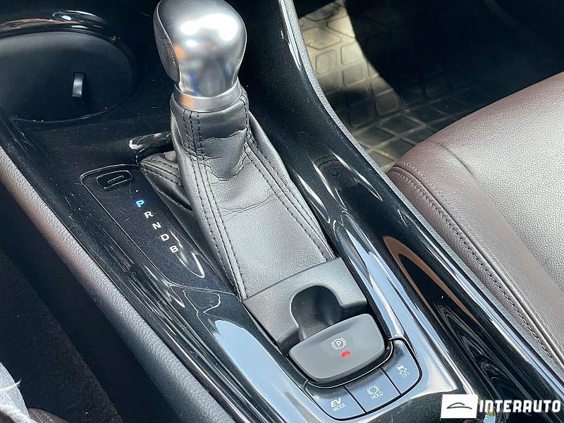 Toyota C-HR 15 toyota c-hr 2017