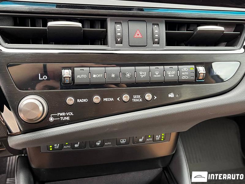 Lexus ES 300h 13 lexus es 300h 2023