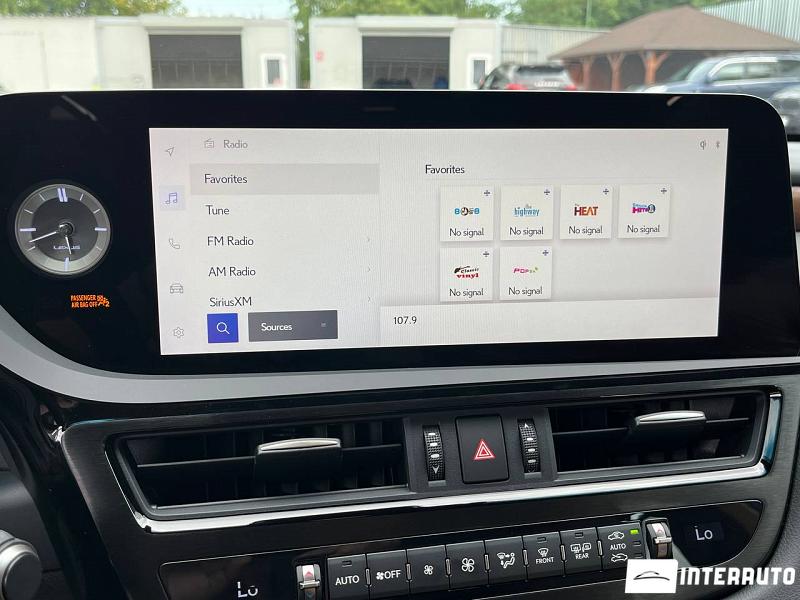 Lexus ES 300h 11 lexus es 300h 2023