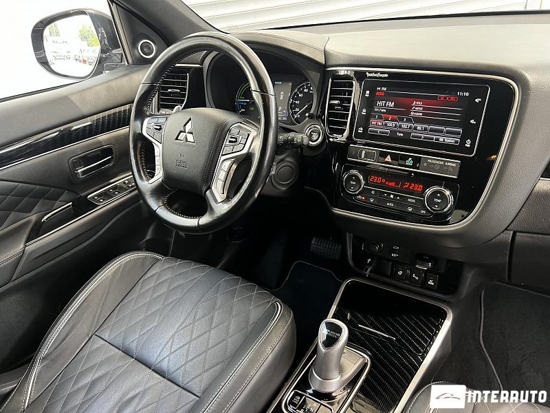 Mitsubishi Outlander 16 mitsubishi outlander 2018