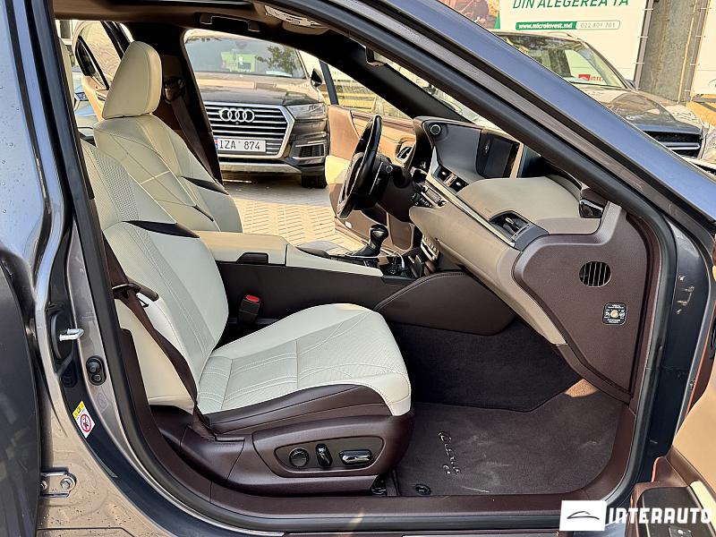 Lexus ES 300h 17 lexus es 300h 2019