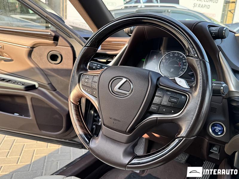 Lexus ES 300h 7 lexus es 300h 2019