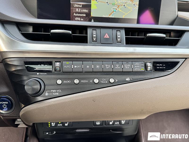Lexus ES 300h 11 lexus es 300h 2019