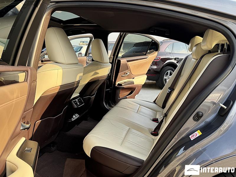 Lexus ES 300h 14 lexus es 300h 2019