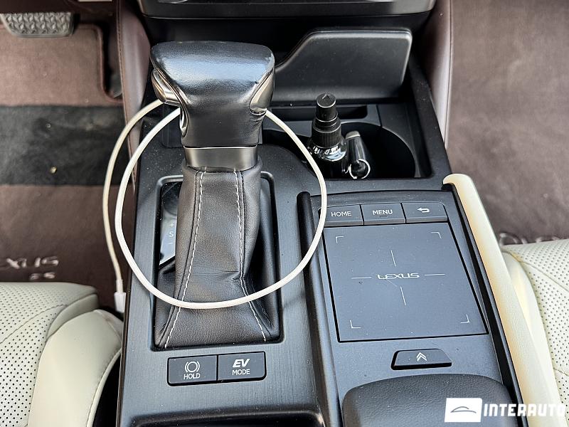 Lexus ES 300h 13 lexus es 300h 2019