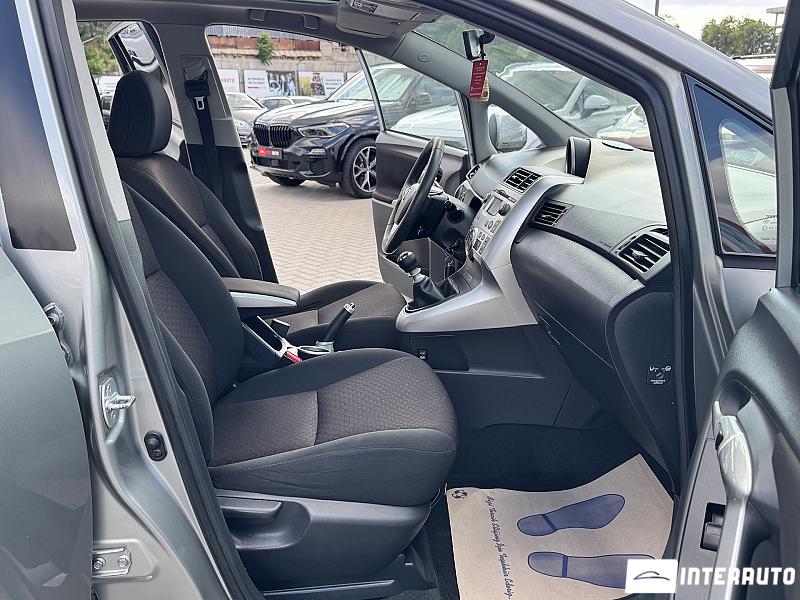 Toyota Corolla Verso 14 toyota corolla verso 2011