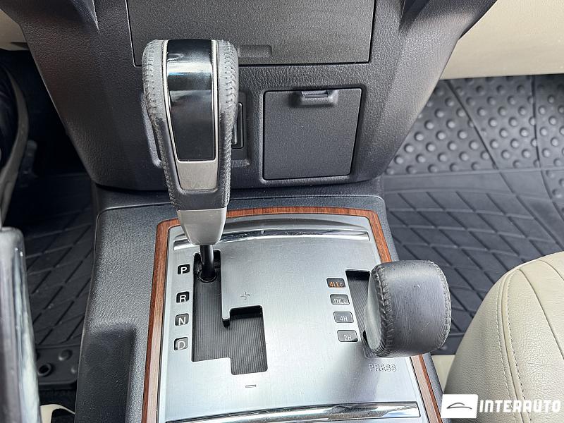 Mitsubishi Pajero 12 mitsubishi pajero 2009