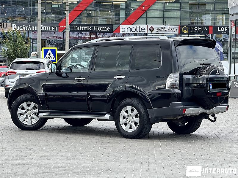 Mitsubishi Pajero 4 mitsubishi pajero 2009