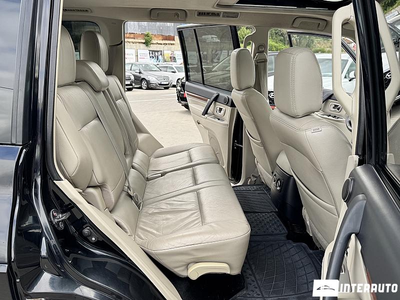 Mitsubishi Pajero 15 mitsubishi pajero 2009