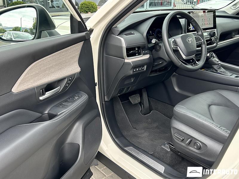 Toyota Grand Highlander 7 toyota grand highlander 2024