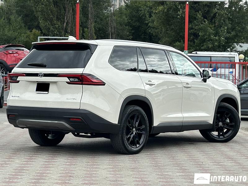 Toyota Grand Highlander 3 toyota grand highlander 2024