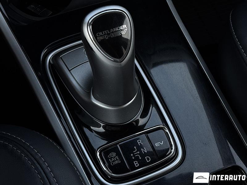 Mitsubishi Outlander 12 mitsubishi outlander 2019