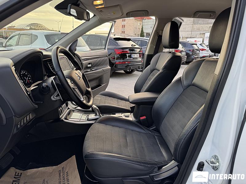 Mitsubishi Outlander 5 mitsubishi outlander 2019