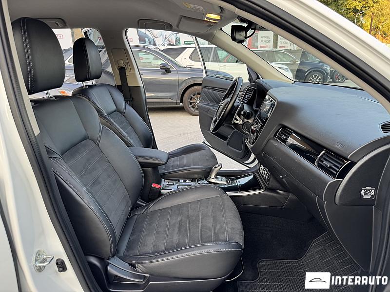 Mitsubishi Outlander 16 mitsubishi outlander 2019