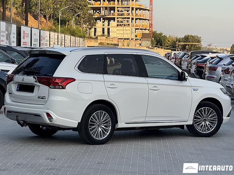 Mitsubishi Outlander 3 mitsubishi outlander 2019