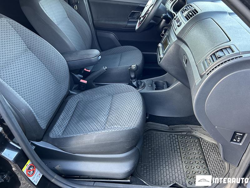 Skoda Fabia 12 skoda fabia 2011