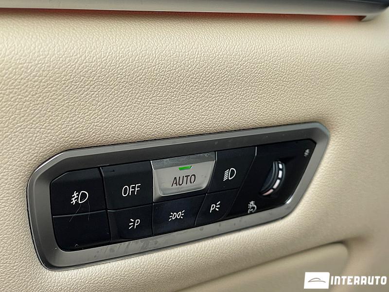 BMW X7 4.0i 10 bmw x7 4.0i 2019