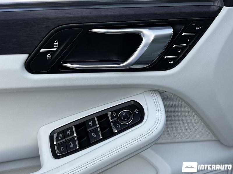 Porsche Macan GTS 18 porsche macan gts 2023