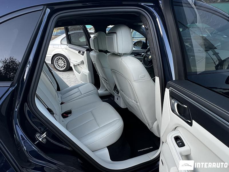 Porsche Macan GTS 10 porsche macan gts 2023