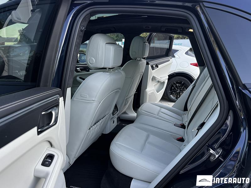 Porsche Macan GTS 9 porsche macan gts 2023