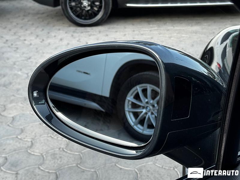 Porsche Macan 18 porsche macan 2020