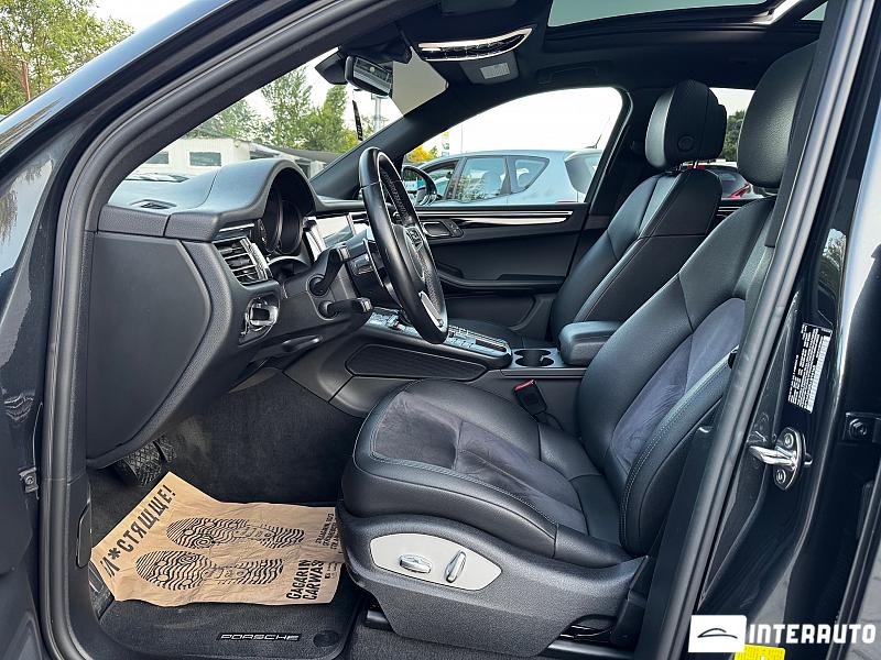 Porsche Macan 5 porsche macan 2020