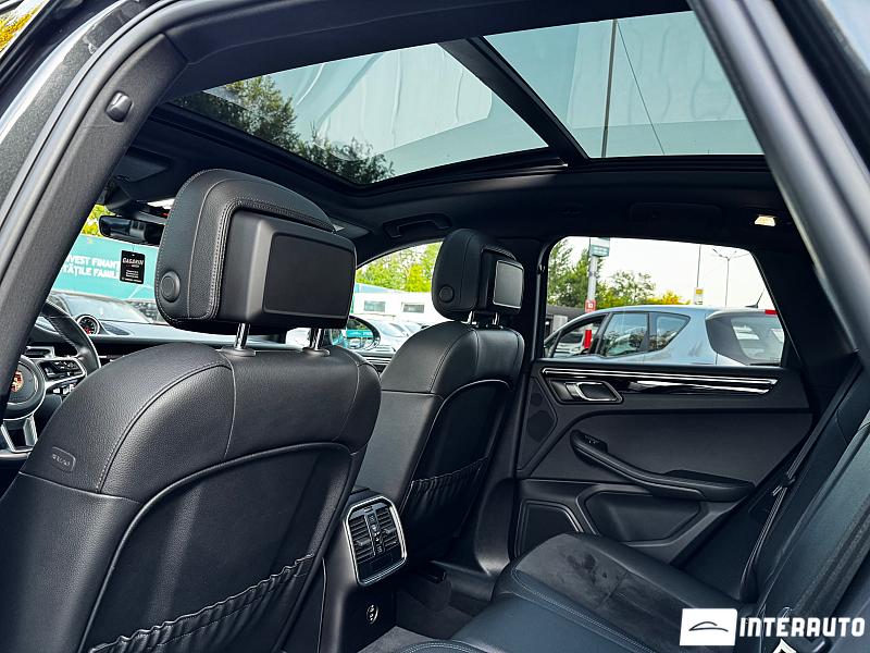 Porsche Macan 9 porsche macan 2020