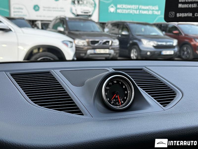 Porsche Macan 13 porsche macan 2020