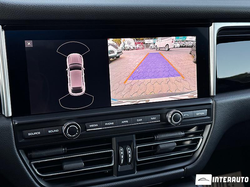 Porsche Macan 14 porsche macan 2020