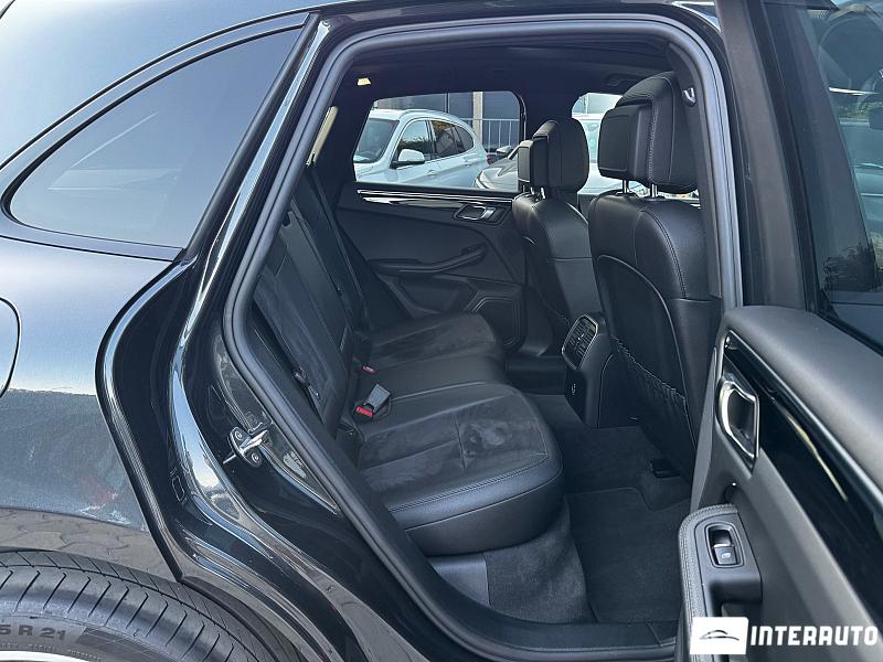 Porsche Macan 8 porsche macan 2020