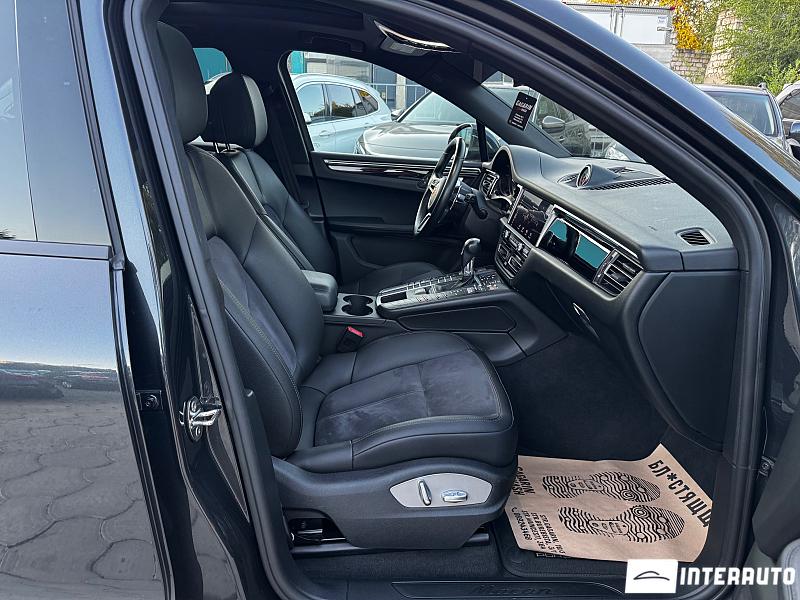 Porsche Macan 6 porsche macan 2020