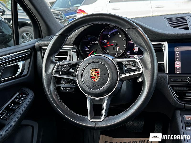 Porsche Macan 12 porsche macan 2020