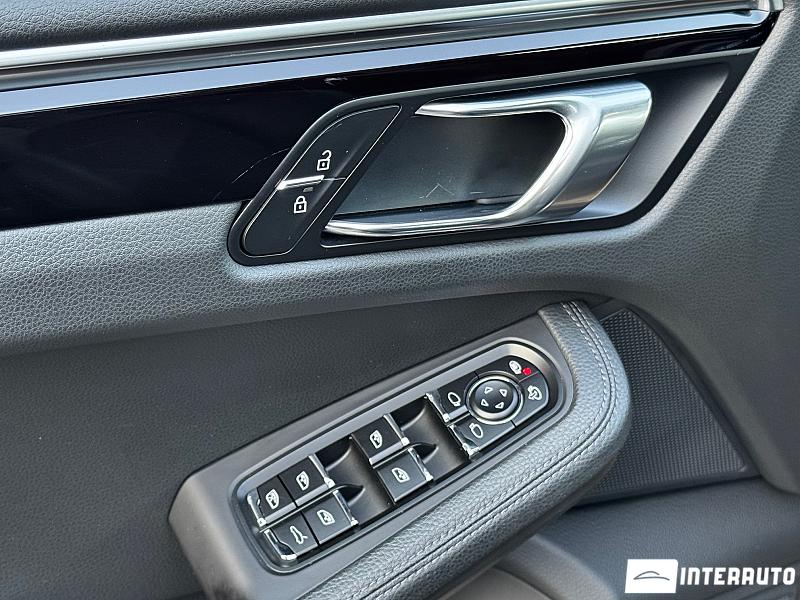 Porsche Macan 16 porsche macan 2020