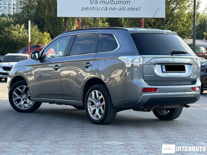 Mitsubishi Outlander 2 mitsubishi outlander 2013